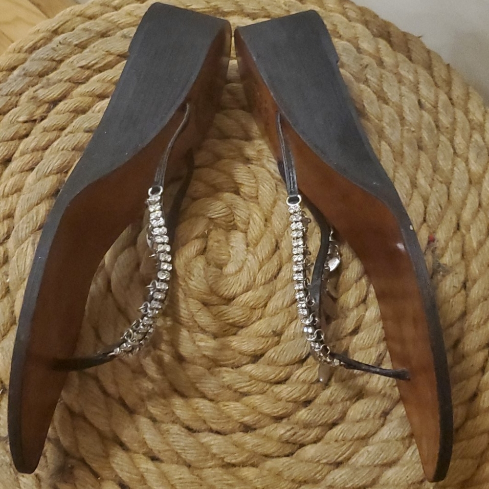 Sandals - Picture 2 of 5